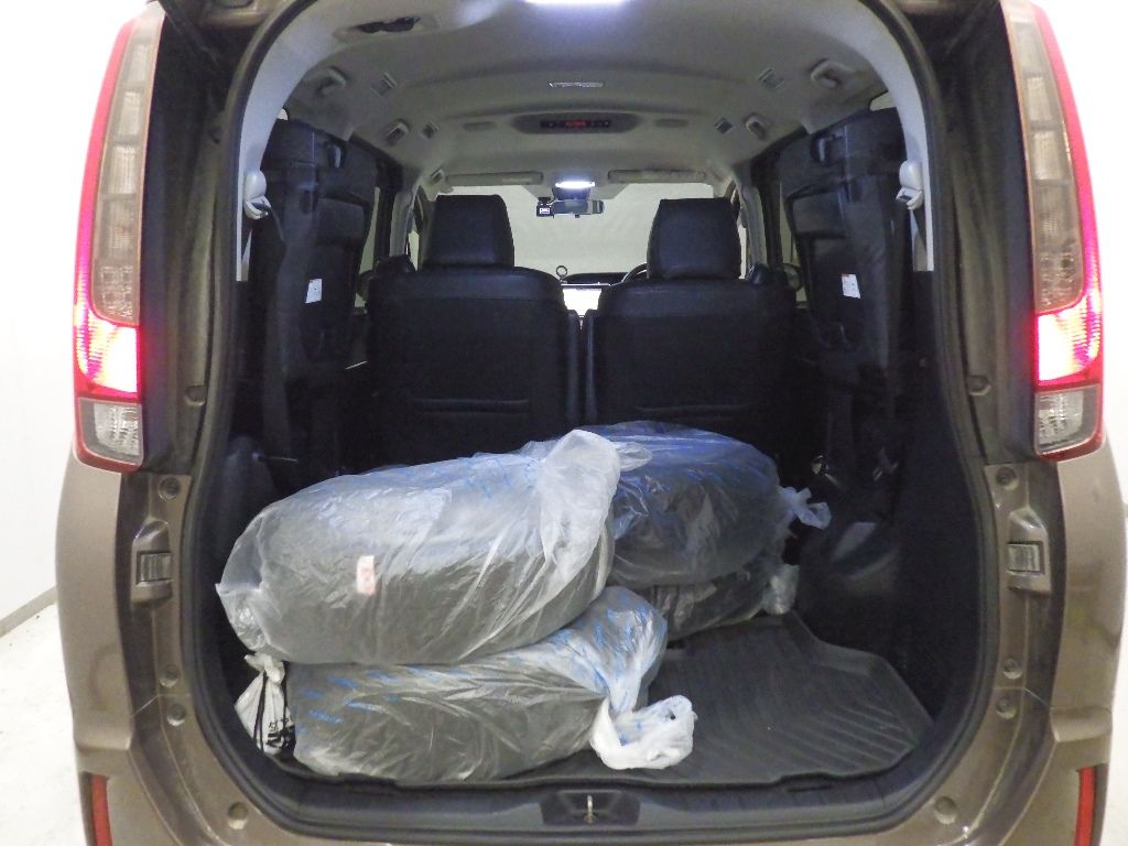 2016 Toyota Noah 4WD G 7 people auction photo 8
