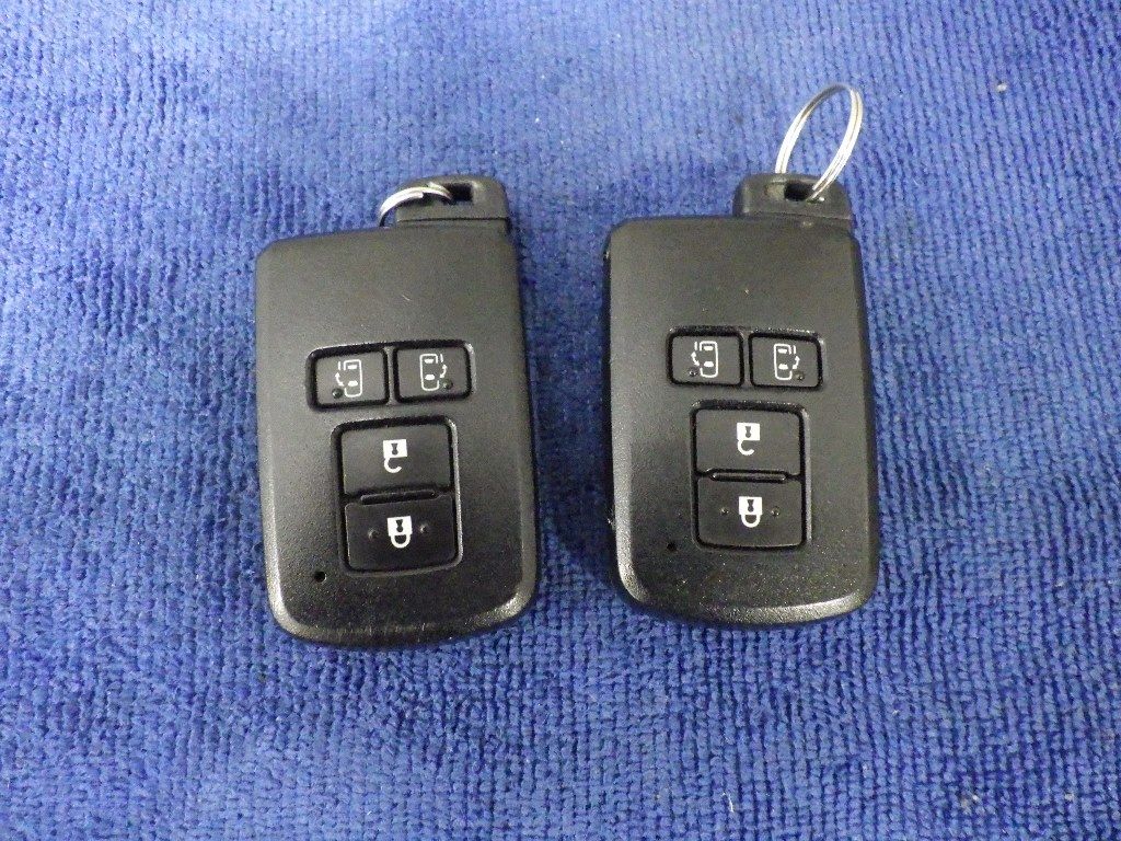 2016 Toyota Noah 4WD G 7 people auction photo 12