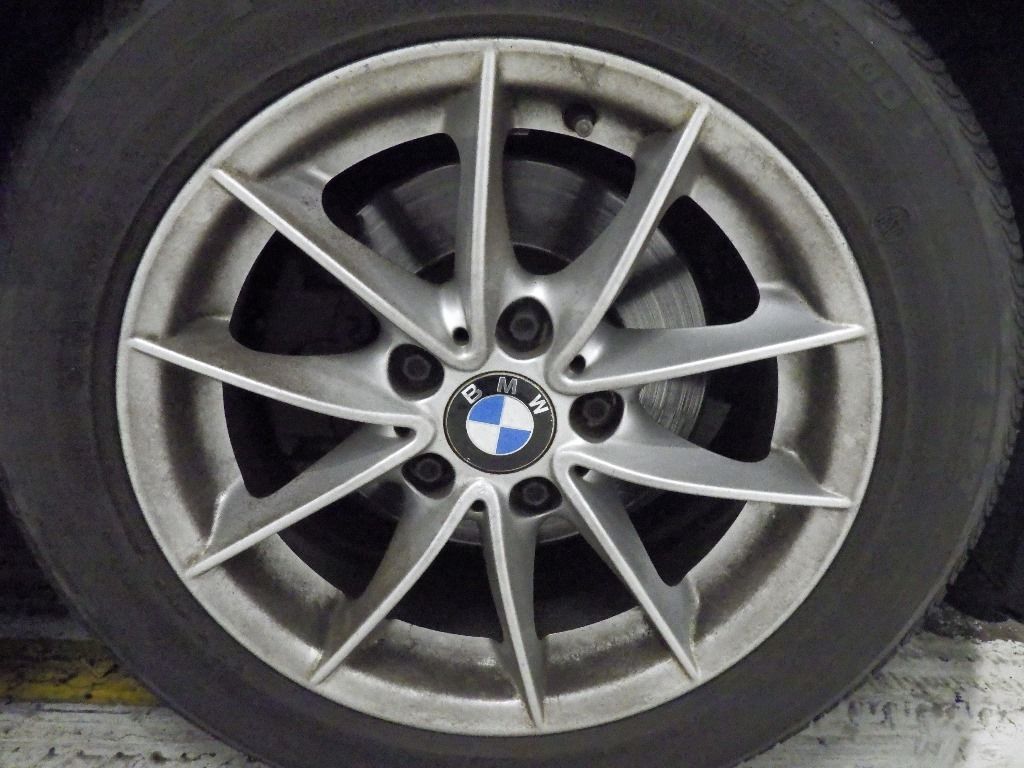 2010 BMW 3 Series 320i auction photo 9