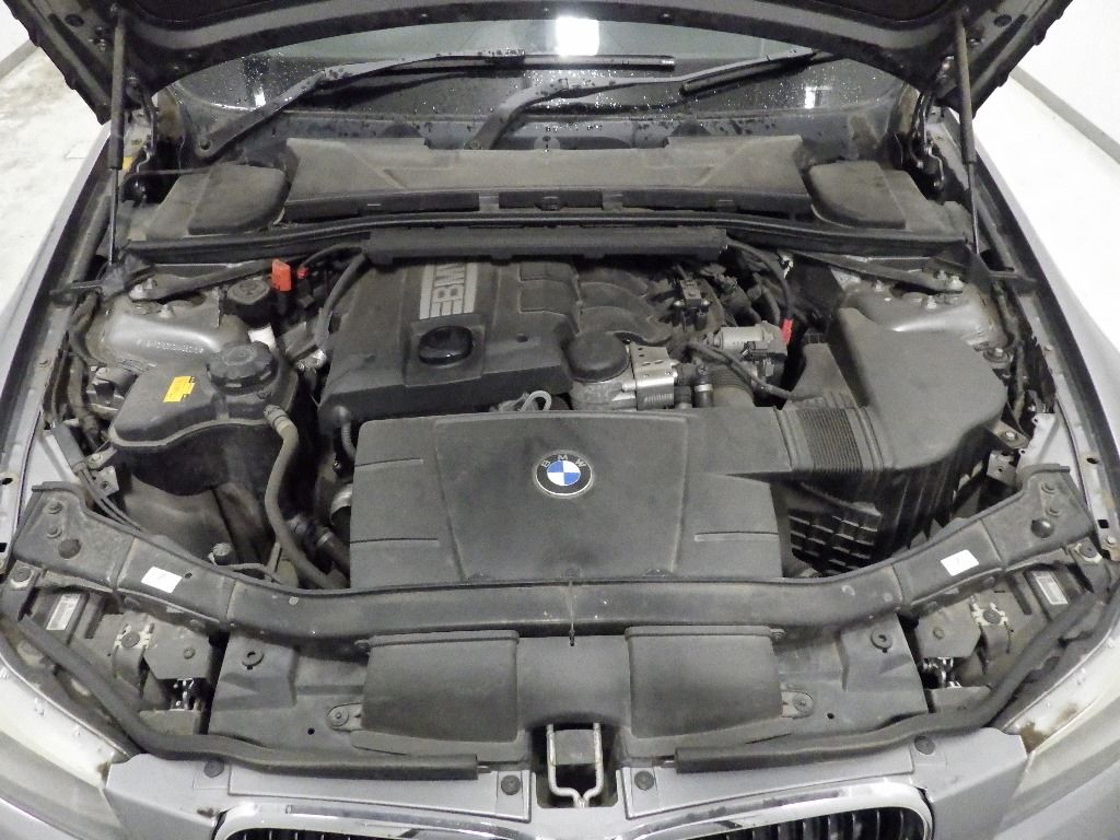 2010 BMW 3 Series 320i auction photo 13