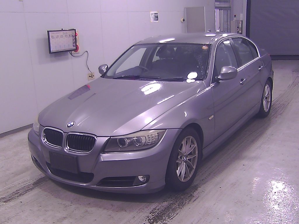 2010 BMW 3 Series 320i auction photo 4