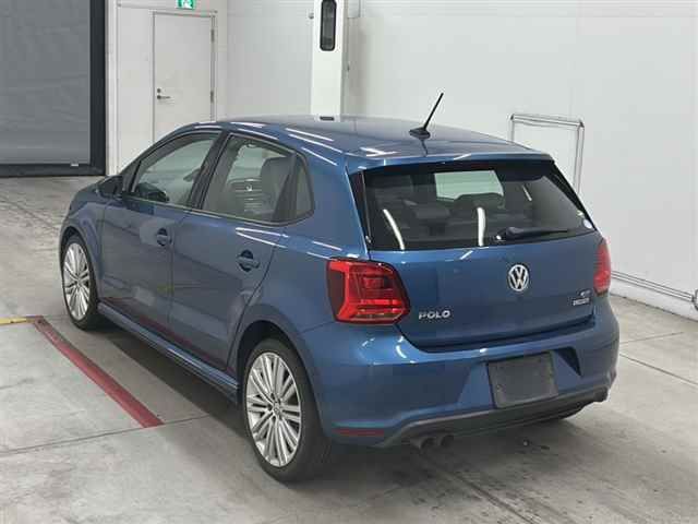 2015 Volkswagen VWポロ5HB auction photo 2