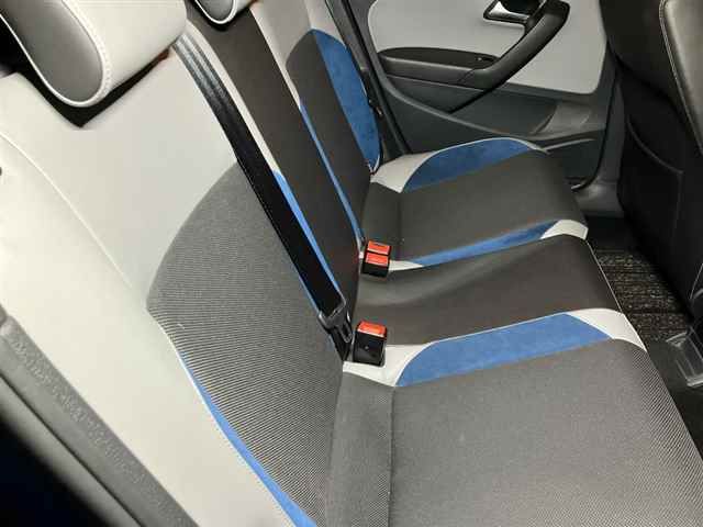 2015 Volkswagen VWポロ5HB auction photo 8