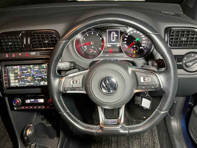 2015 Volkswagen VWポロ5HB auction photo 3