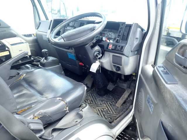 2011 Isuzu Elf 2.35t タンク車 auction photo 7