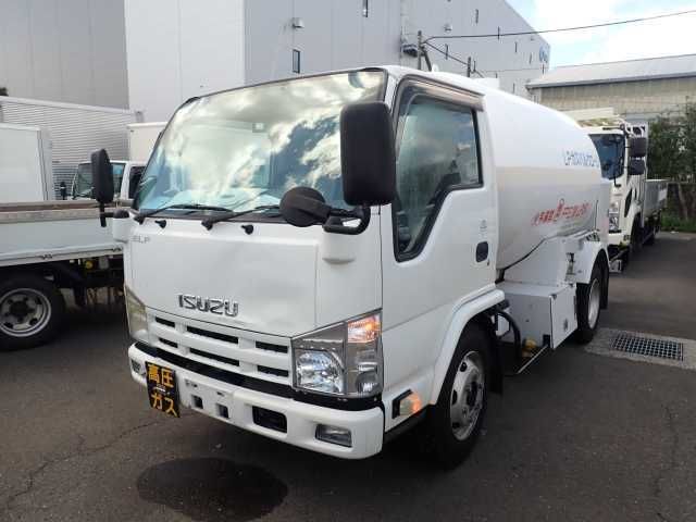 2011 Isuzu Elf 2.35t タンク車 Japan auction vehicle