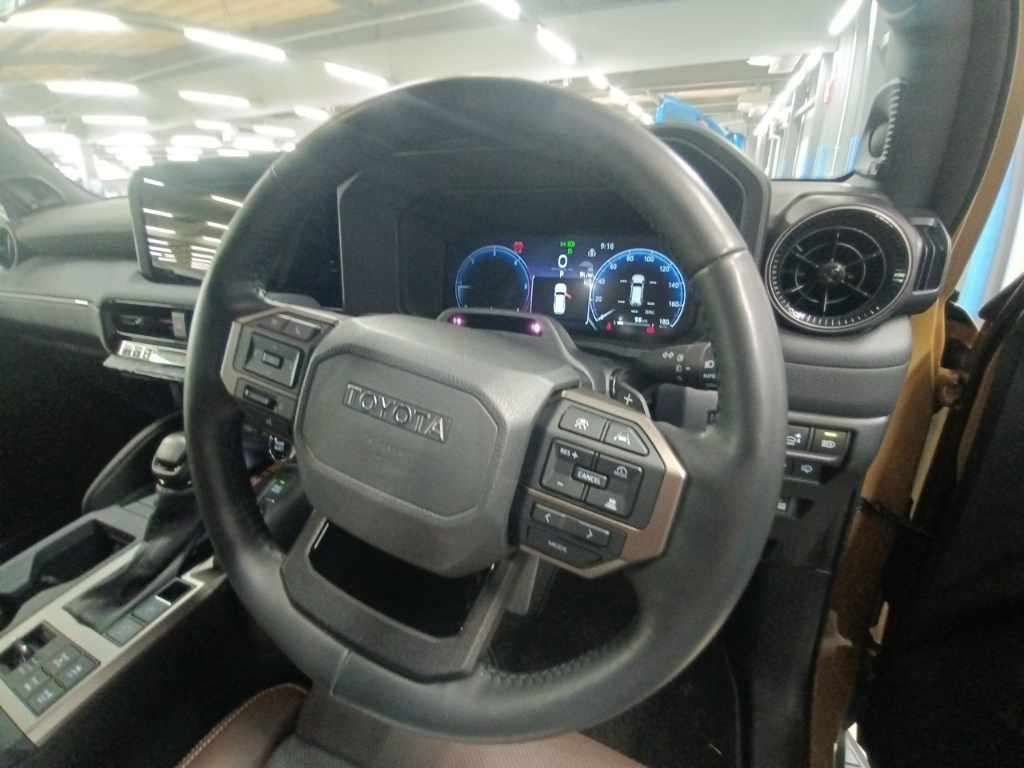 2024 Toyota Land Cruiser 250 ZX 4WD auction photo 9