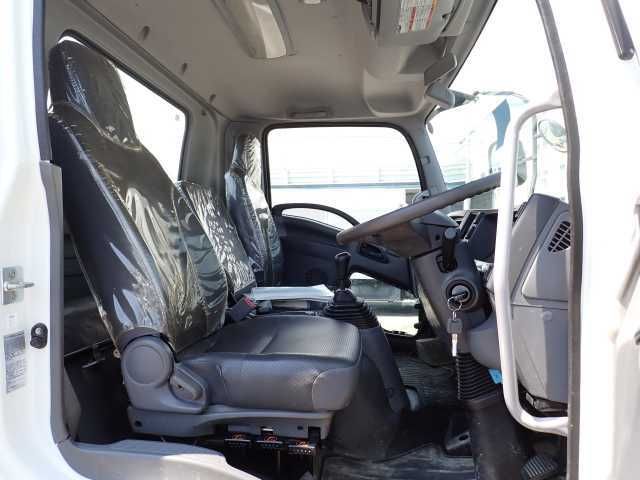 2019 Isuzu Forward 2.35T Crane Truck auction photo 5
