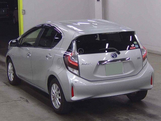 2020 Toyota Aqua S Style Black auction photo 2