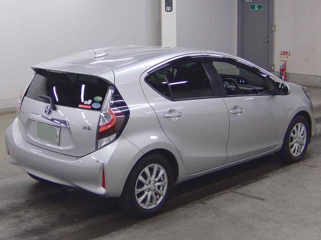 2020 Toyota Aqua S Style Black auction photo 5