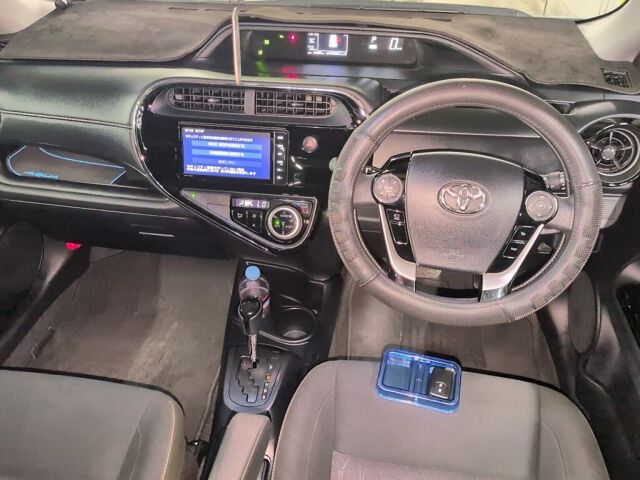 2020 Toyota Aqua S Style Black auction photo 3