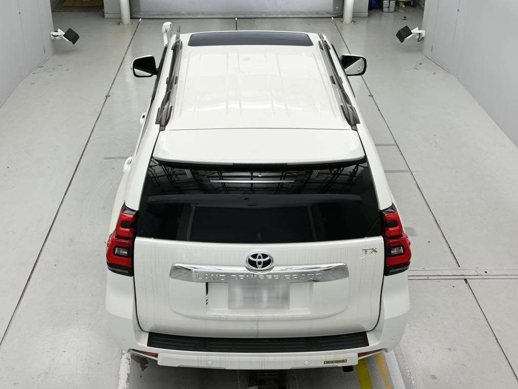 2022 Toyota Land Cruiser Prado TX 4WD auction photo 8