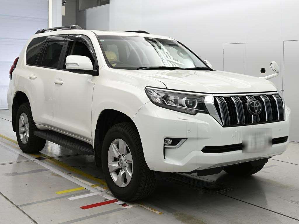 2022 Toyota Land Cruiser Prado TX 4WD auction photo 5