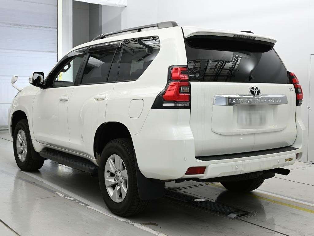2022 Toyota Land Cruiser Prado TX 4WD auction photo 6