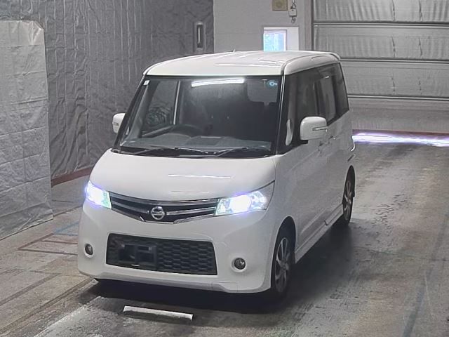 2012 Nissan Roox HWS Japan auction vehicle