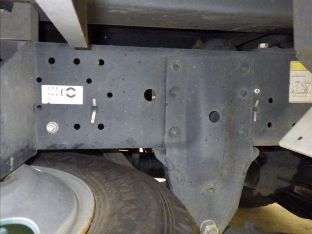 2019 Isuzu Elf dump auction photo 4