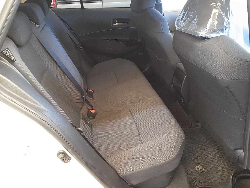 2020 Toyota Corolla Touring ハイブリッド S auction photo 12