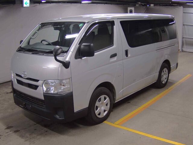 2023 Toyota Hiace auction photo 4