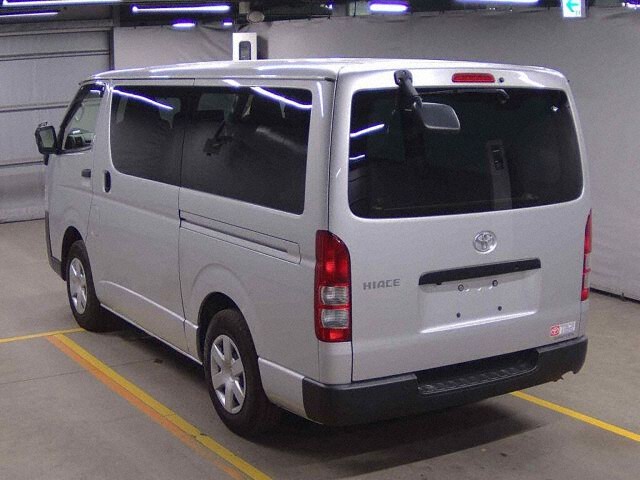 2023 Toyota Hiace auction photo 2