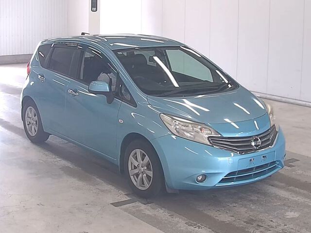 2013 Nissan Note メダリストエマブレP Japan auction vehicle