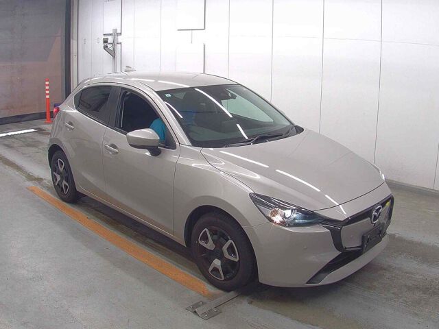 2023 Mazda 2 15 BD Japan auction vehicle