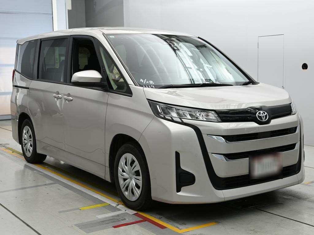 2023 Toyota Noah X auction photo 5