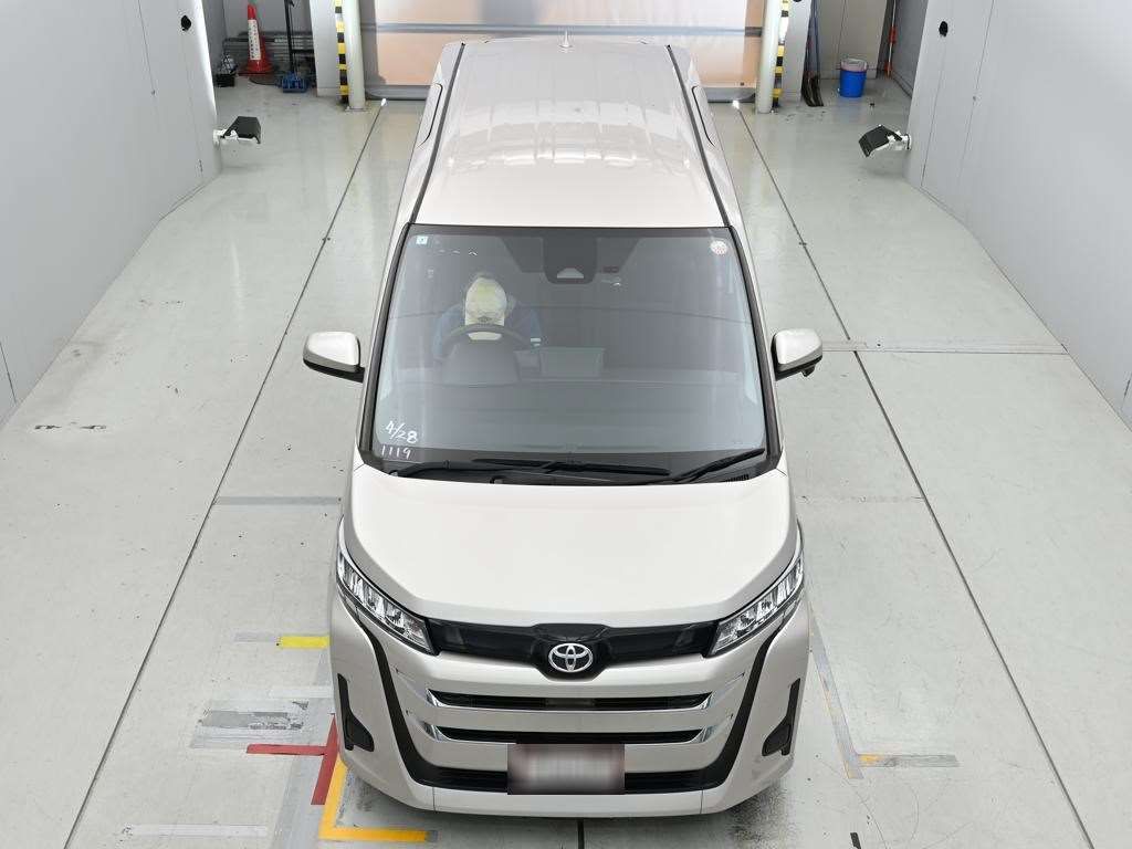 2023 Toyota Noah X auction photo 7