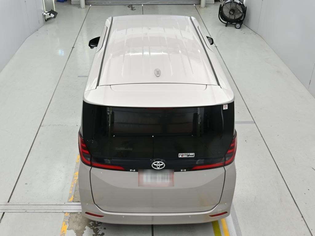 2023 Toyota Noah X auction photo 8
