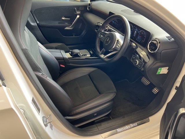 2019 Mercedes-Benz A180 スタイル AMGライン auction photo 4