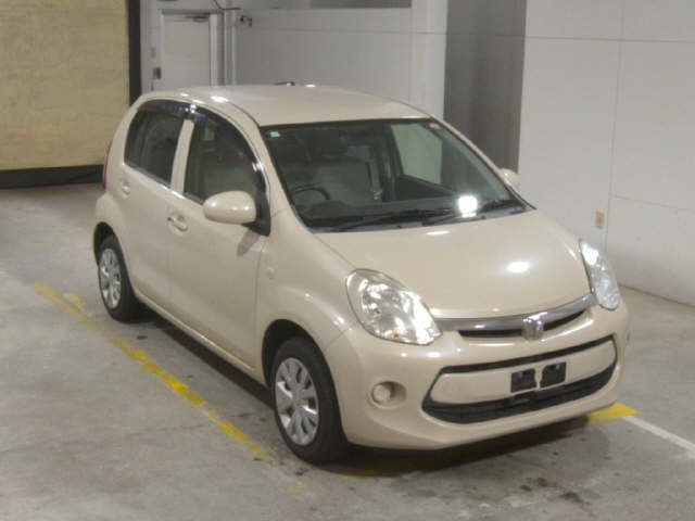 2015 Toyota Passo X Gパッケージ Japan auction vehicle