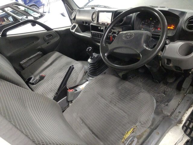 2011 Toyota ダイナルートバン auction photo 3