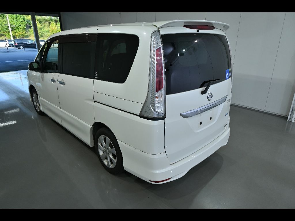2011 Nissan Serena ハイウェイスター auction photo 5