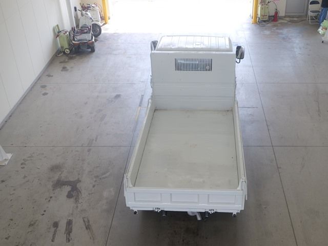 2005 Isuzu Elf dump auction photo 3