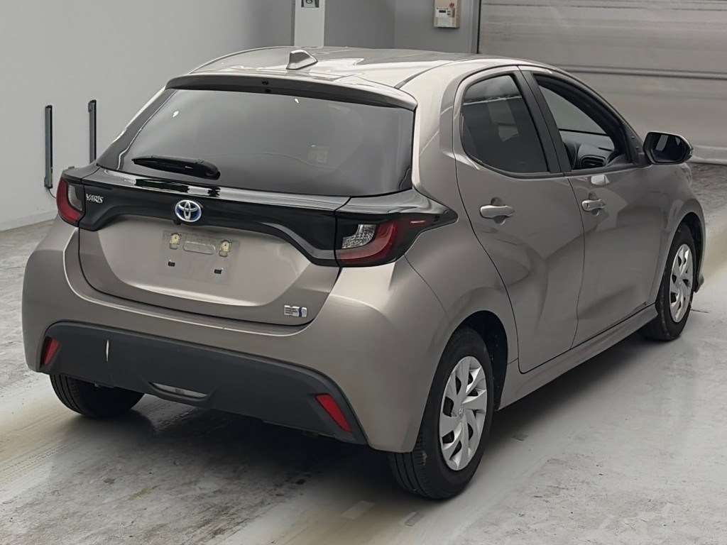 2022 Toyota Yaris Hybrid X auction photo 2