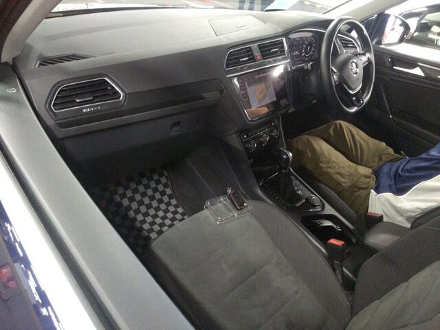 2018 Volkswagen ティグアン TDI4モーションハイライ 4WD auction photo 3