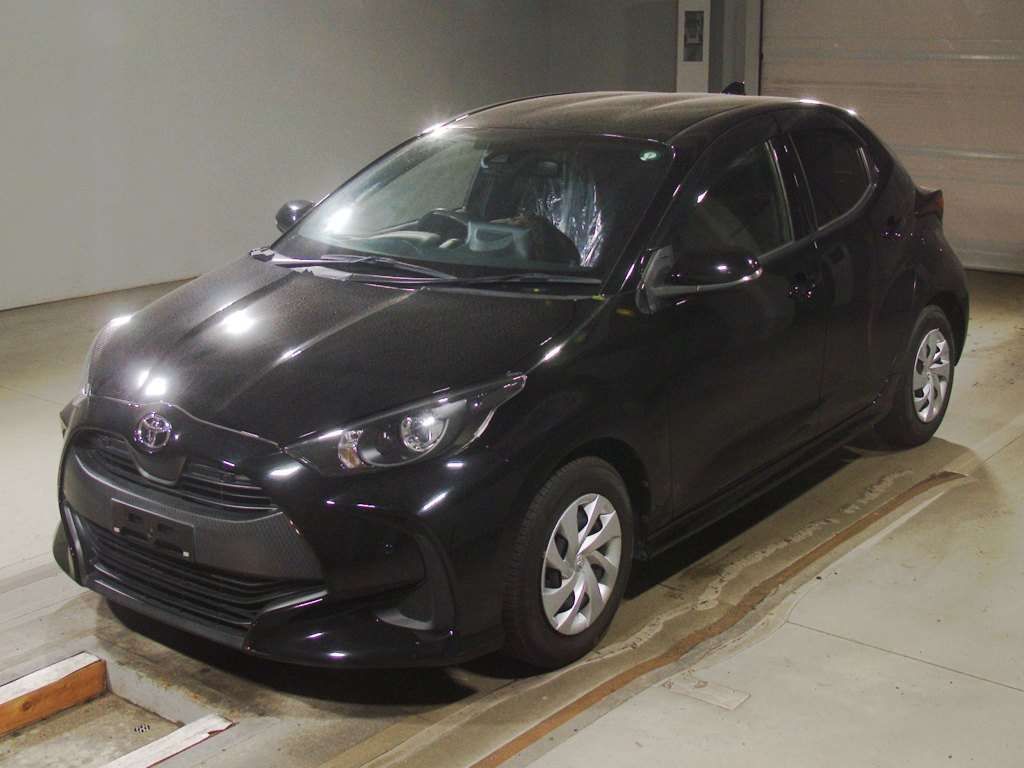 Japan Auction Vehicles 4 2021 Toyota Yaris G auction photo