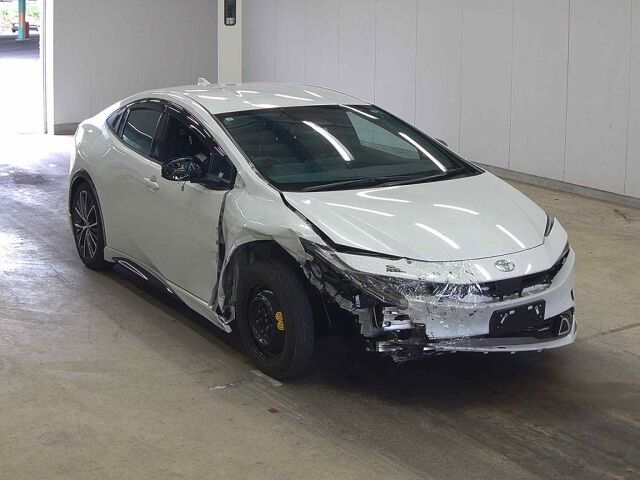 Japan Auction Vehicles 8 2025 Toyota Prius Z 4WD auction photo