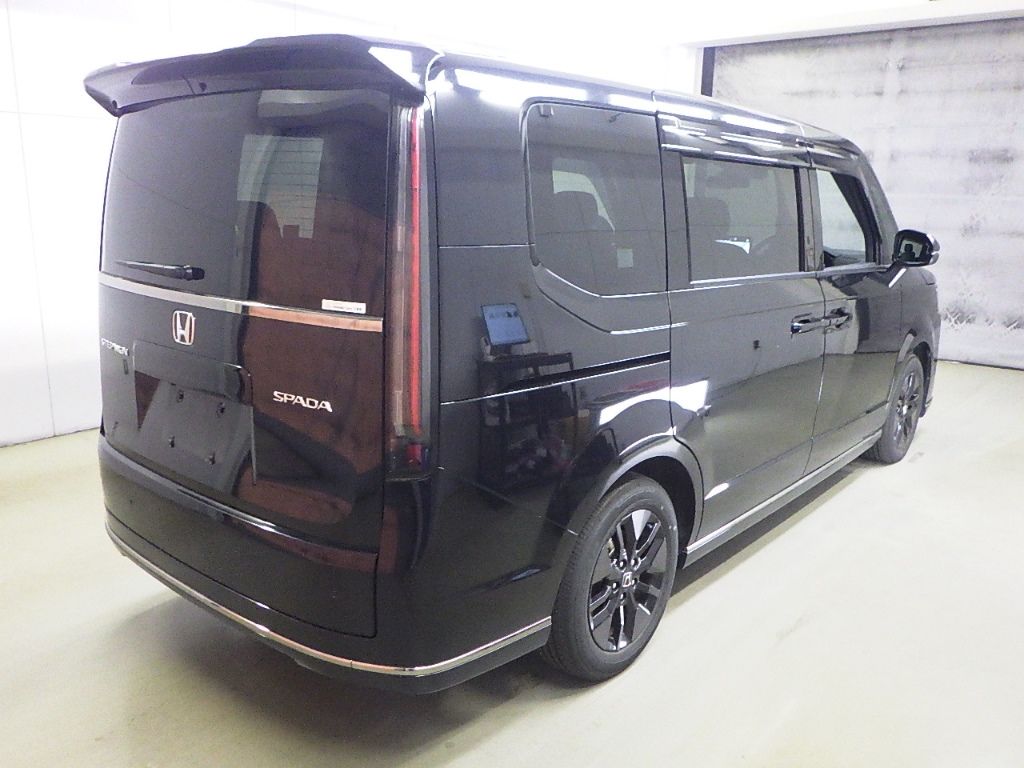 2023 Honda Stepwgn 7 people auction photo 2