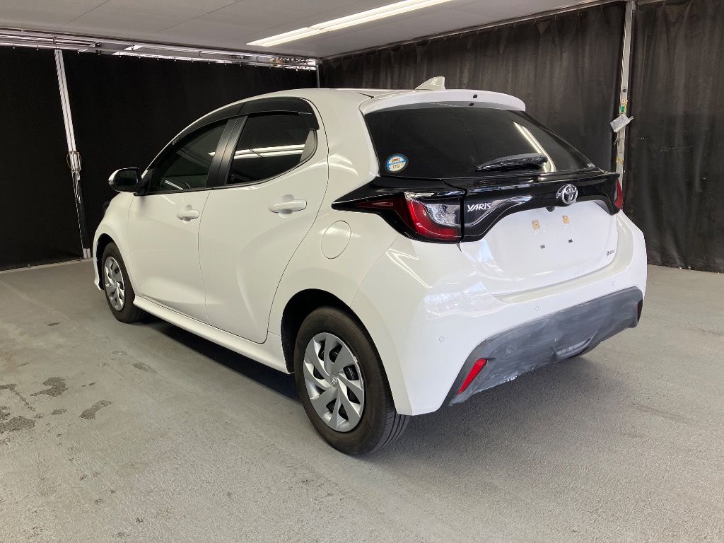 2024 Toyota Yaris X auction photo 2