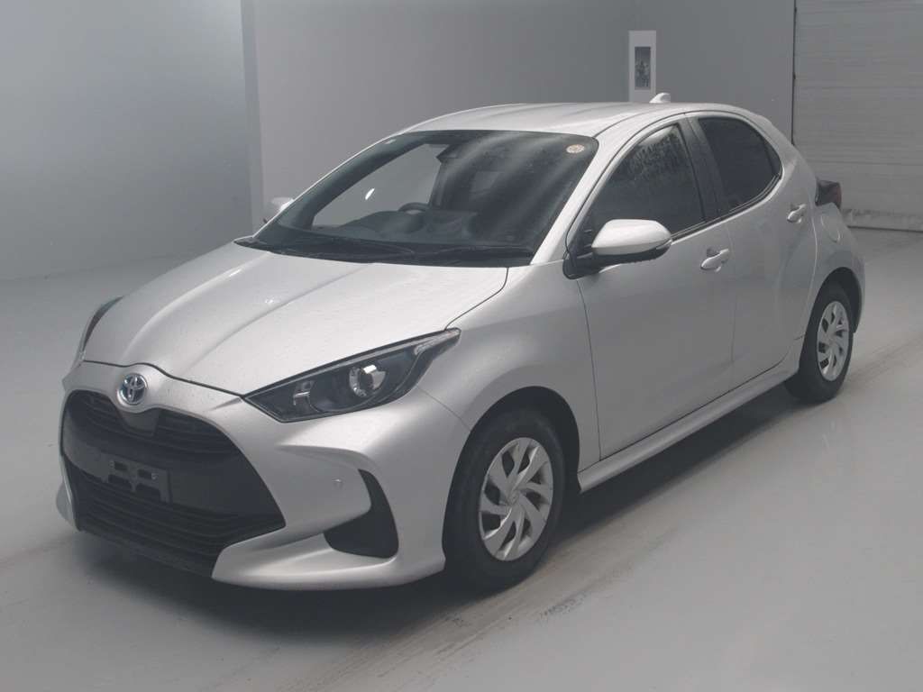 2021 Toyota Yaris Hybrid X Japan auction vehicle
