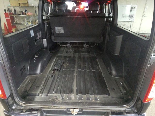 2021 Toyota Hiace LスーパーGLダーク2 auction photo 3