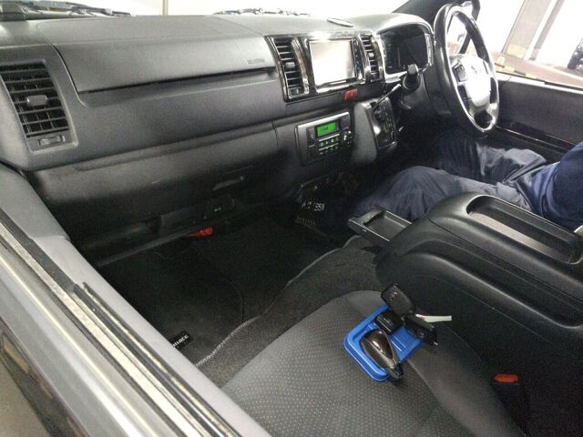 2021 Toyota Hiace LスーパーGLダーク2 auction photo 6