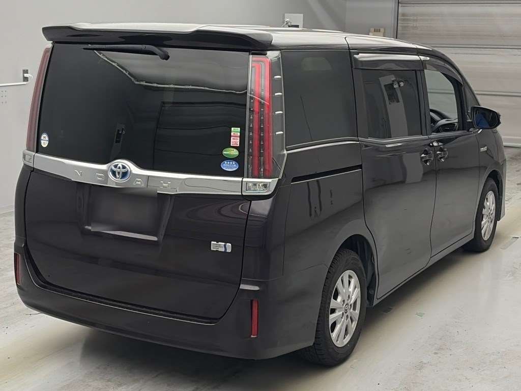 2017 Toyota Noah Hybrid G auction photo 2