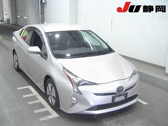 Japan Auction Vehicles 5 2016 Toyota Prius A auction photo