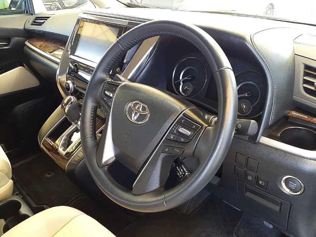 2022 Toyota Alphard 2.5X auction photo 9