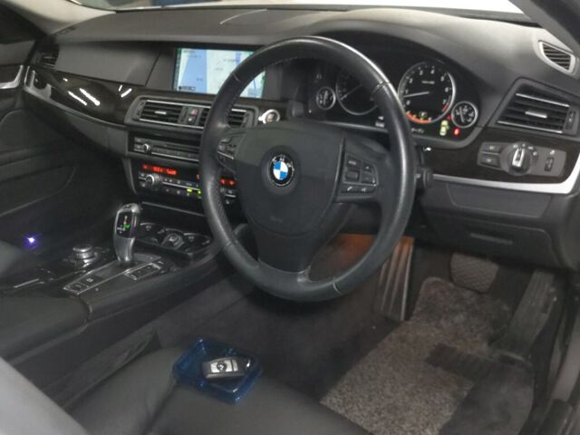 2011 BMW 5 Series 535I auction photo 3