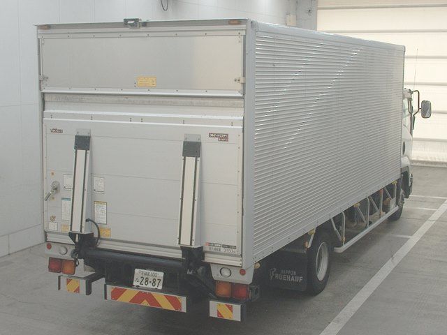 2021 Isuzu Forward Van auction photo 2