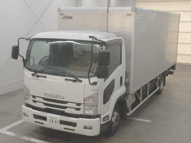 Japan Auction Vehicles 10 2021 Isuzu Forward Van auction photo