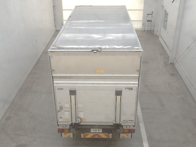 2021 Isuzu Forward Van auction photo 3