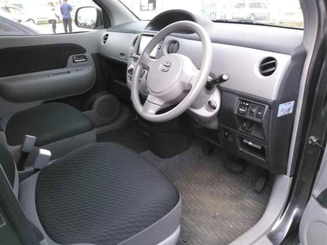 2011 Toyota Sienta X LTD auction photo 3
